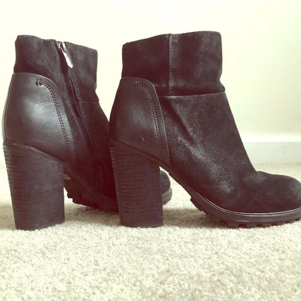 Fierce All black Sam Edelman booties